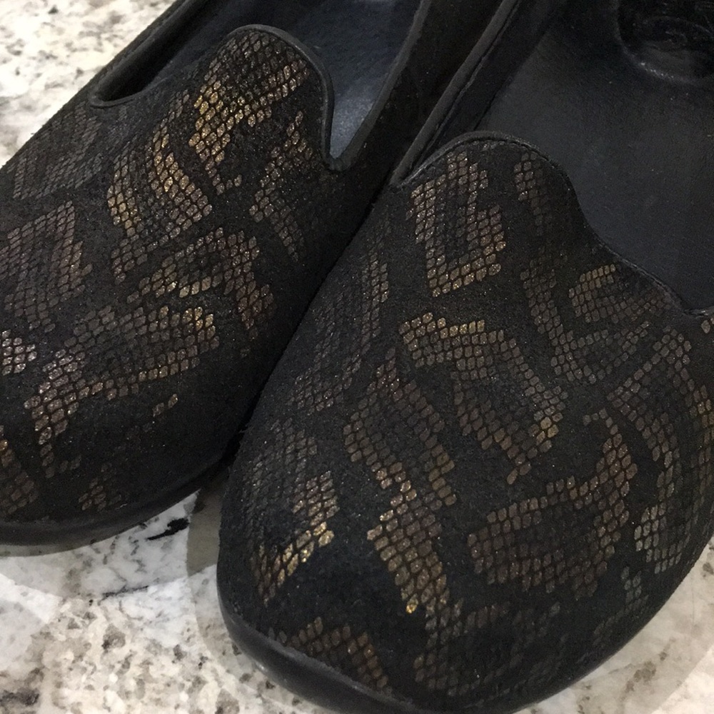 Dansko Shoes - Picture 2 of 7